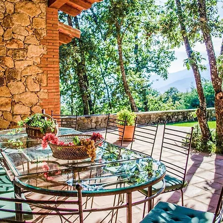 Stunning In With Wifi, 6 Bedrooms And Outdoor Swimming Pool بيت للعطل *