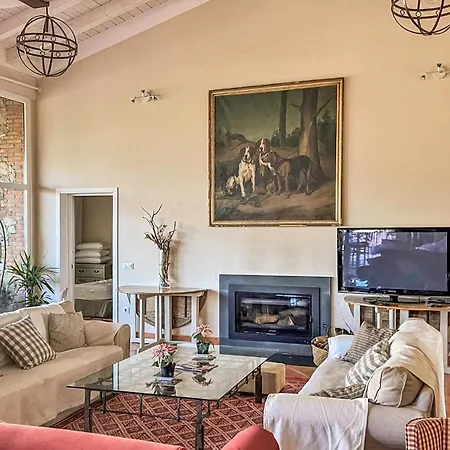 بيت للعطل Stunning In With Wifi, 6 Bedrooms And Outdoor Swimming Pool كانديليدا