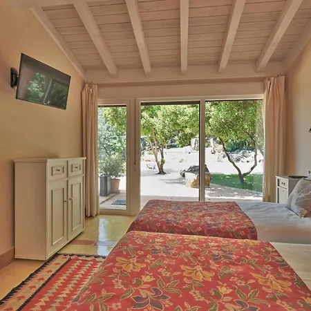 Stunning In With Wifi, 6 Bedrooms And Outdoor Swimming Pool * كانديليدا